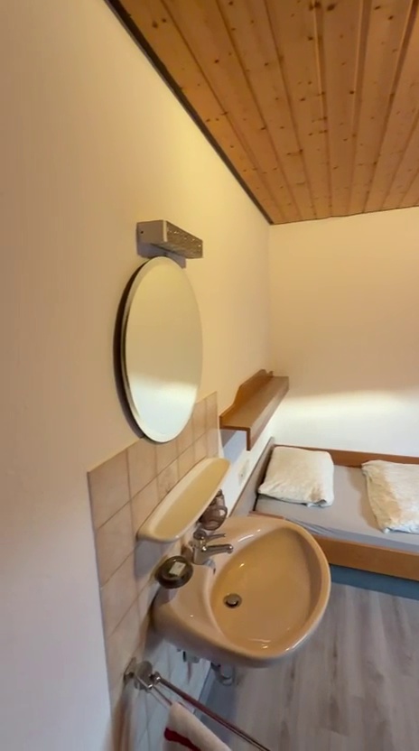 Obergeschoss 2 – Zimmer 11 (Doppelzimmer/FW) - Bild 2